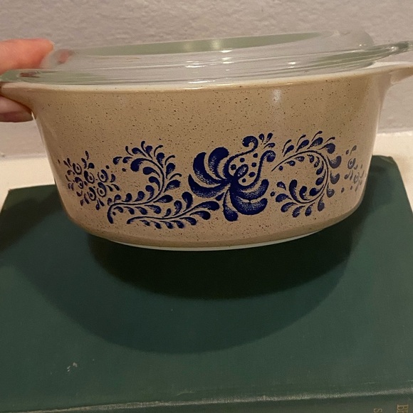 Vintage 1970s Pyrex Homestead 1.5Q Casserole Dish with Lid - Picture 3 of 8